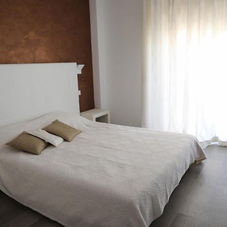 Interno 11 City View With Kitchen - 70 Mq Bari Esterno foto