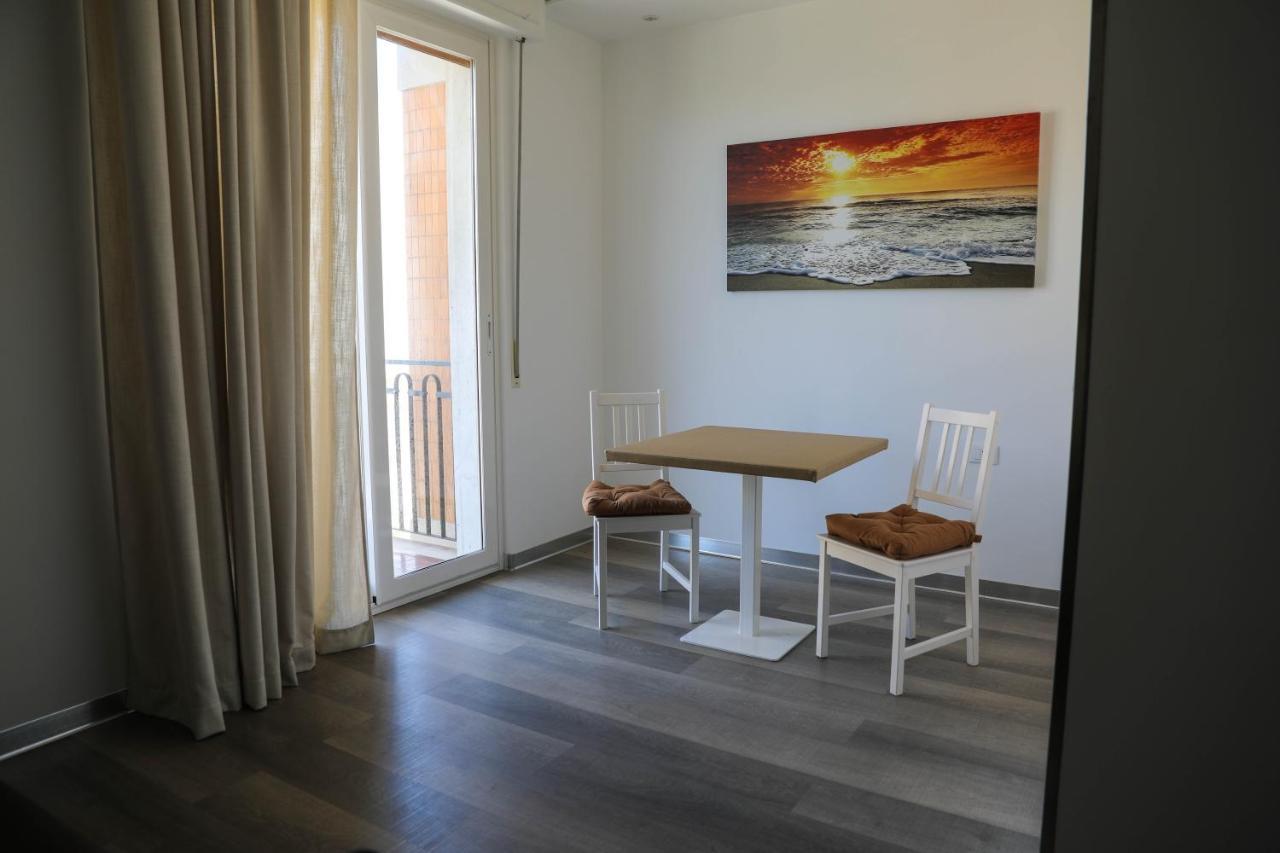 Interno 11 City View With Kitchen - 70 Mq Bari Esterno foto