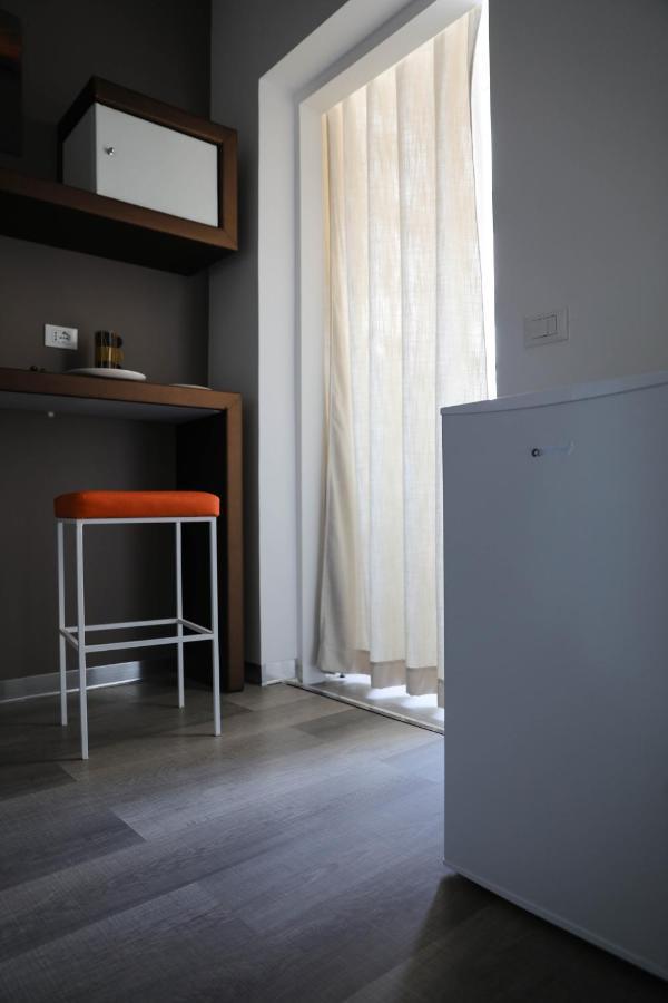 Interno 11 City View With Kitchen - 70 Mq Bari Esterno foto